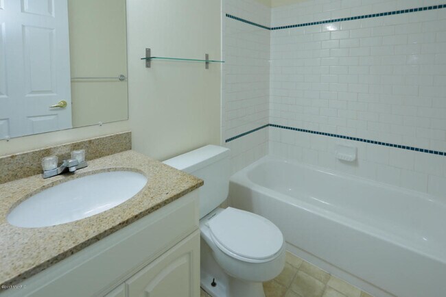 Building Photo - 3520 Kenbrooke Ct