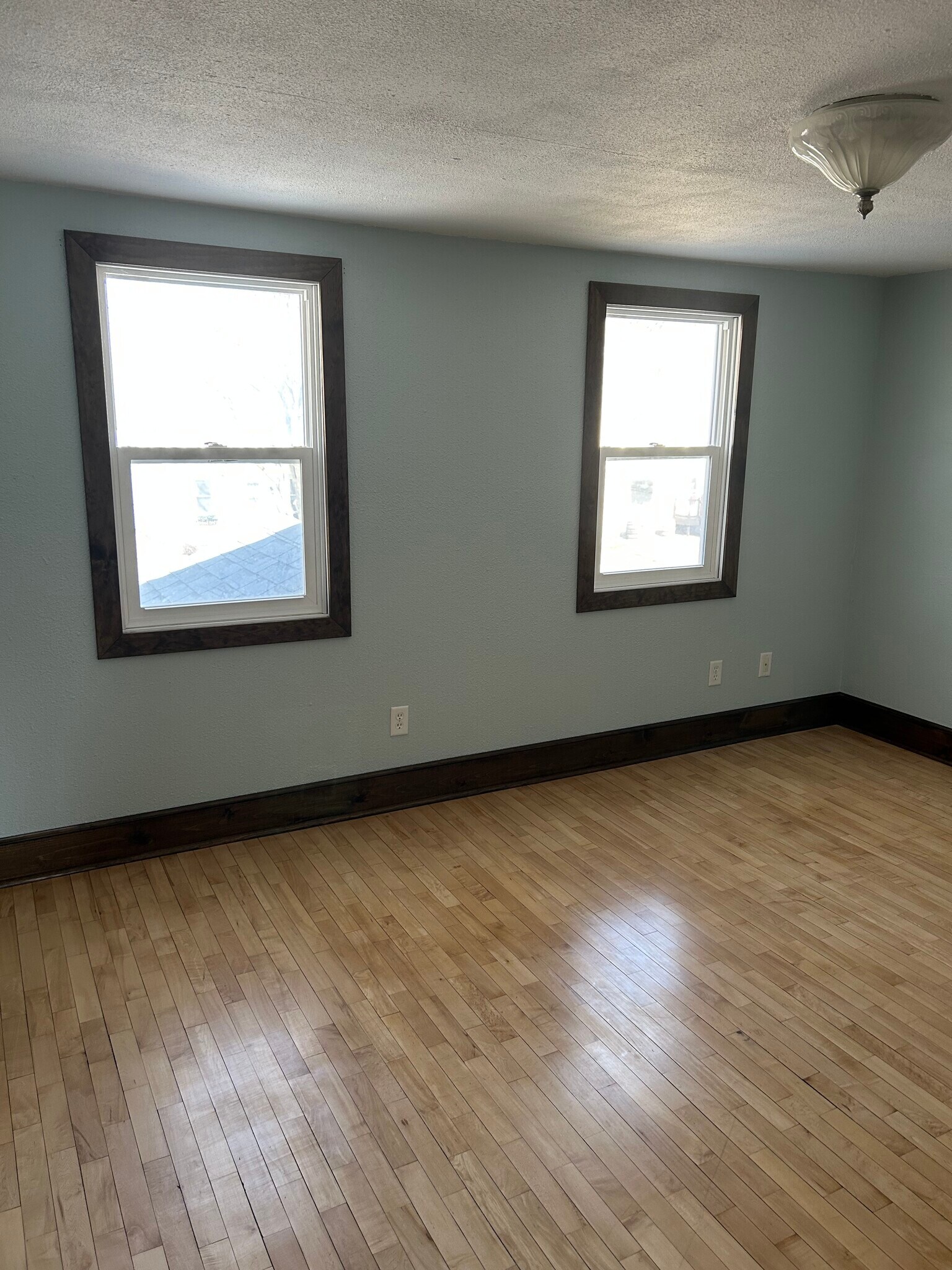 bedroom 2- a large linen closet divides the two bedrooms - 626 George St