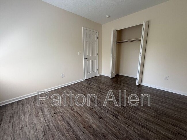 Building Photo - 48 Dawnwood Cir
