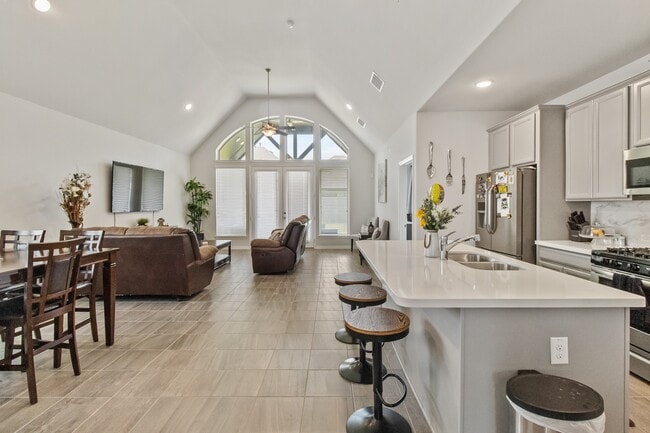 Building Photo - 8735 Morris Wds Dr