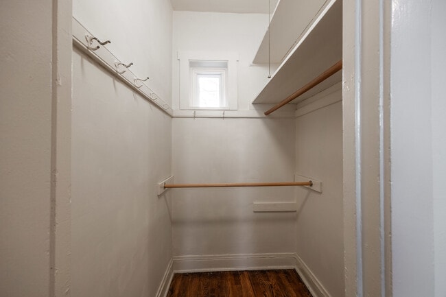 Building Photo - 1432 W Jonquil Terrace