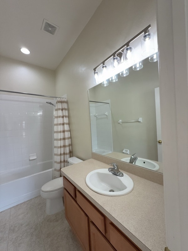 Building Photo - 9818 Fan Palm Way