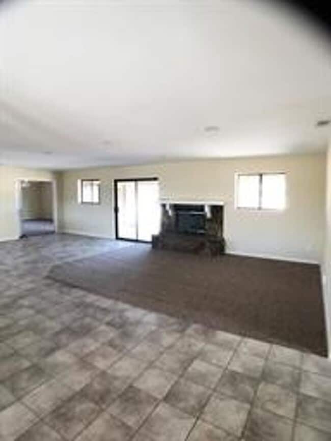 Building Photo - 21036 Pine Ridge Ave