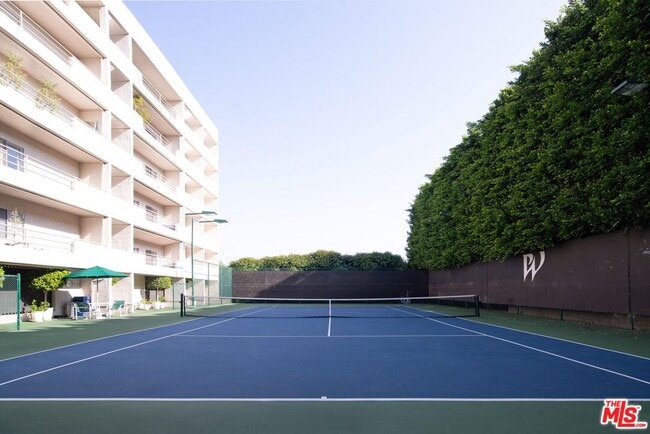 Building Photo - 1131 Alta Loma Rd