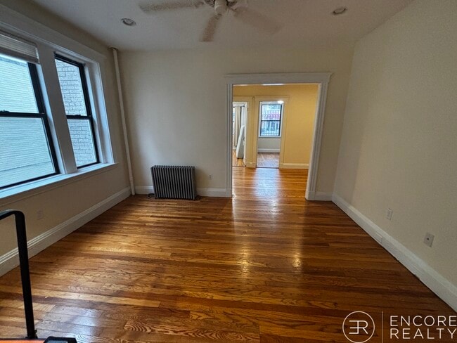 Building Photo - 240 Kelton St