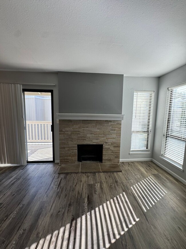 Primary Photo - Remodeled 2-Bed, 2-Bath Condo for Rent Nea...