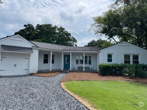 Building Photo - Old Village Cottage - 1.5 Blocks to Pitt S...