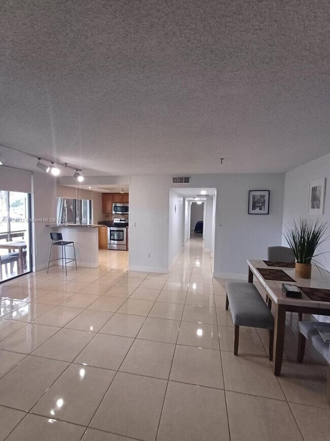 Building Photo - 2 bedroom in North Miami Beach FL 33179