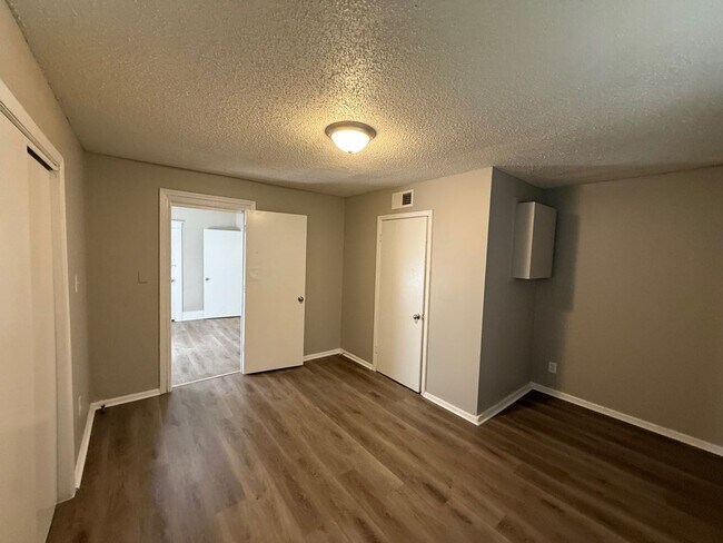 Building Photo - 434 Malvern St