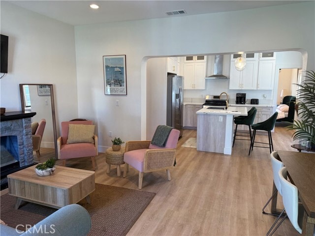 Building Photo - 2918 E 7th St