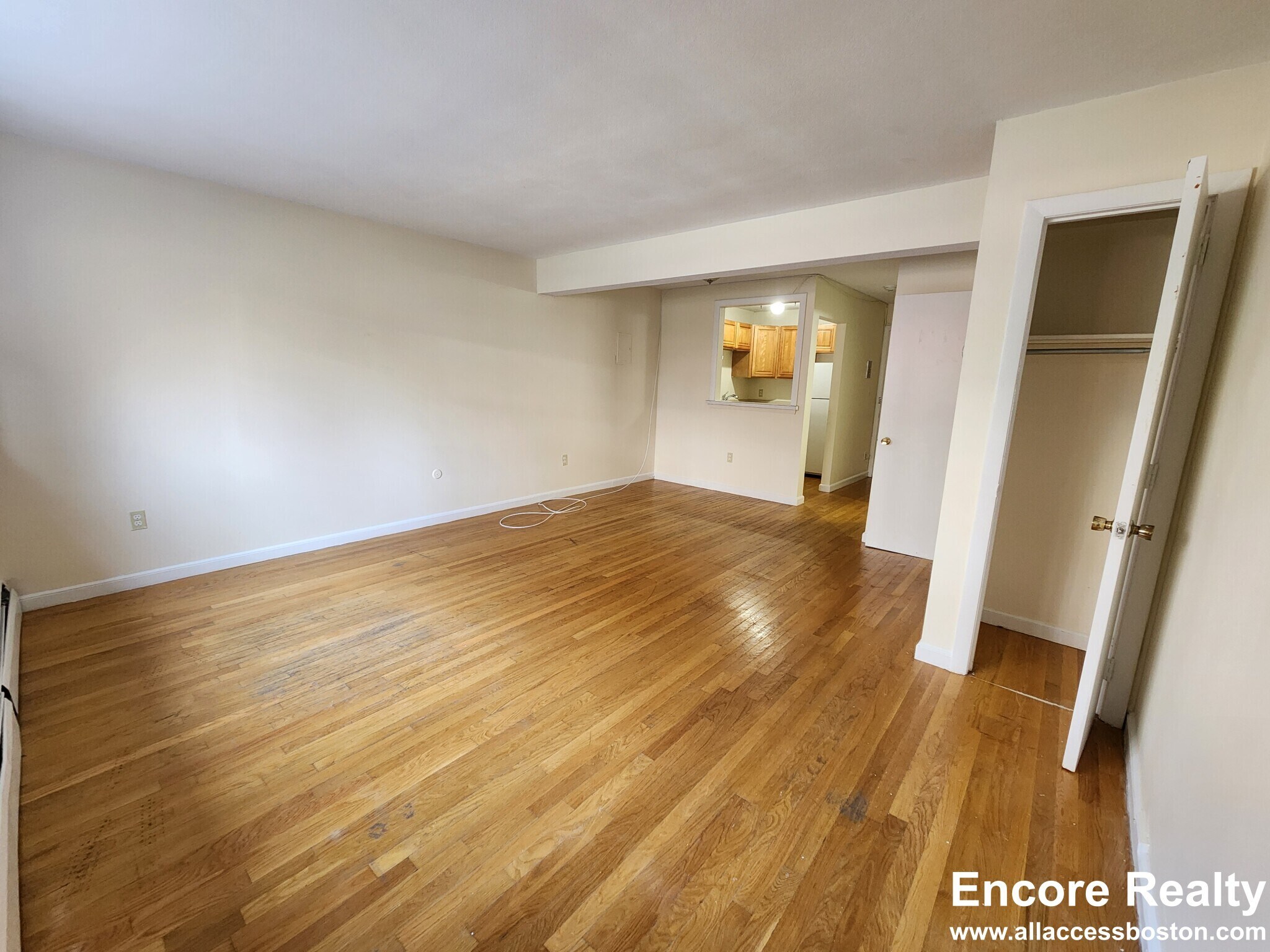 Building Photo - 34 Gardner St