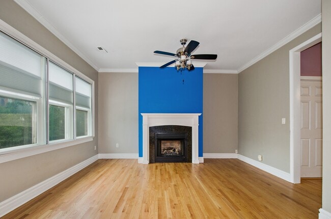 Building Photo - 2636 N Ashland Ave
