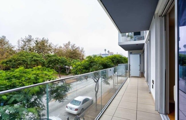 Building Photo - 1705-1725 Ocean Ave