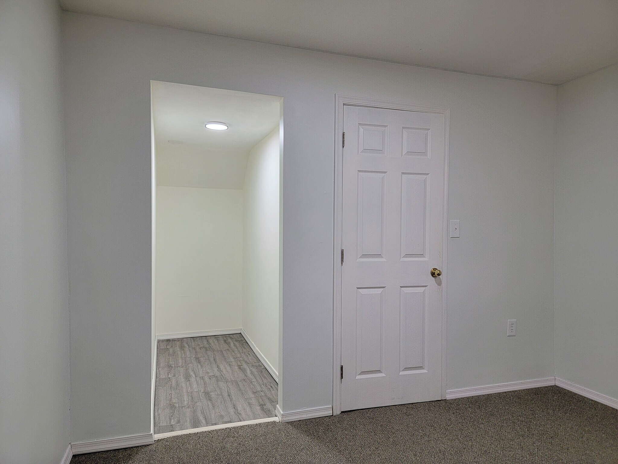 Building Photo - 390 Acorn Cir