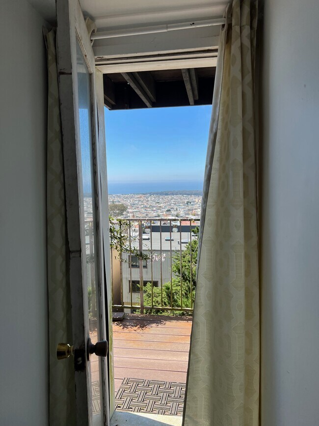 Door to the balcony - 1627 15th Ave