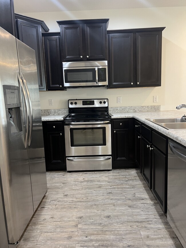 Building Photo - 151 Iron Horse Dr E