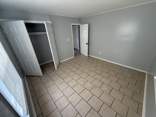 Building Photo - 23 Bermuda Cir