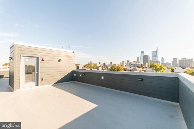 Building Photo - 812 N Uber St
