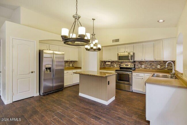 Building Photo - 10213 W Daley Ln