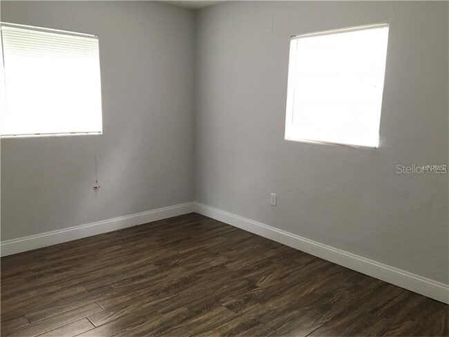 Building Photo - 508 Varsity St