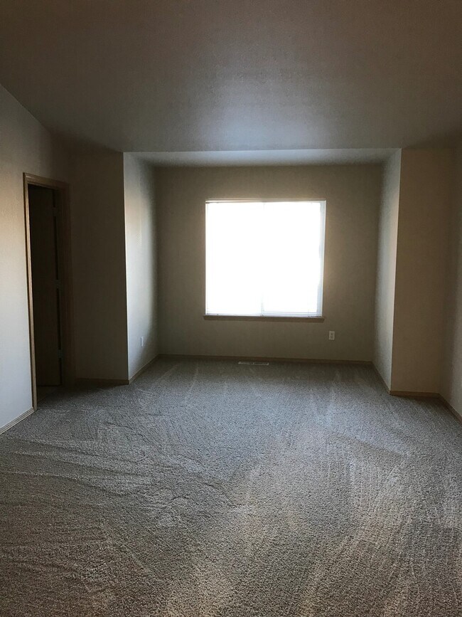 Building Photo - 1308 Mills Landing Ct SE