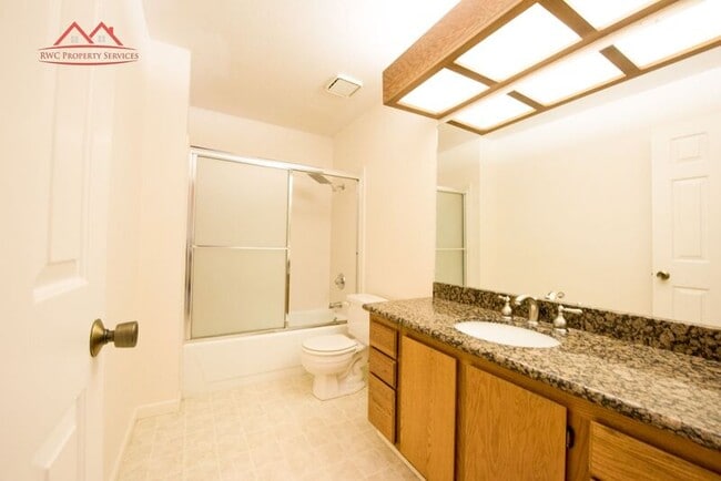Building Photo - 18027 Hillwood Ln