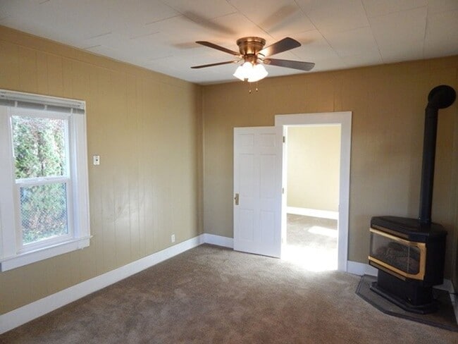 Building Photo - 2Bd/1Ba Single Story Home - Available Soon!