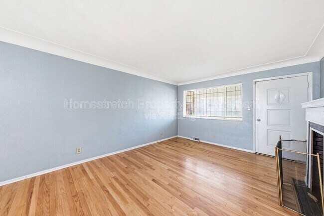 Building Photo - 2301 Belleview Ave