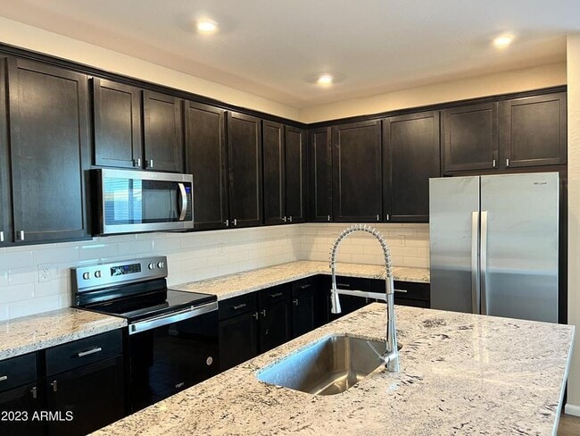 Building Photo - 2055 E Brooklyn Dr