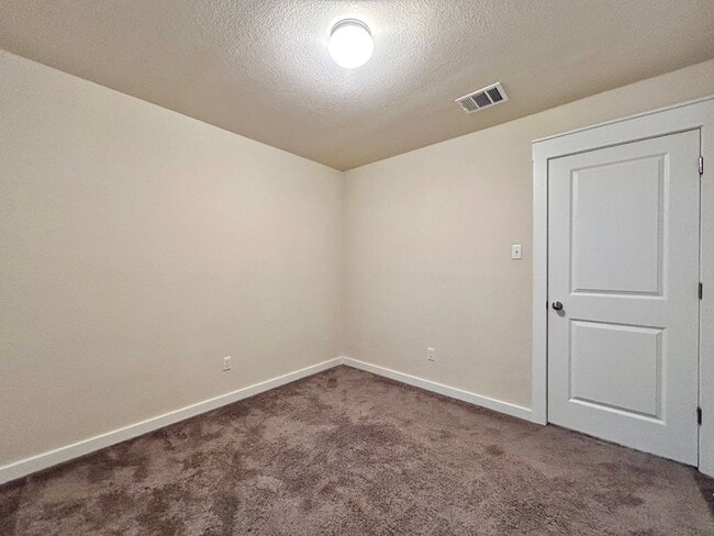 Building Photo - 5809 Urbano Bnd