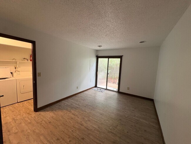 Building Photo - Rustic Woods