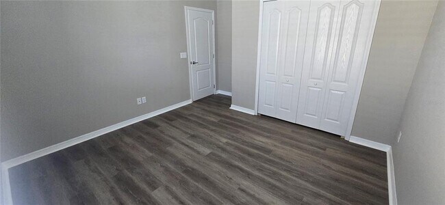 Building Photo - 7564 Bishop Square Dr