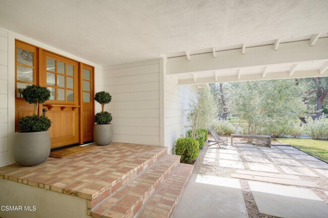 Building Photo - 1292 Brookview Ave