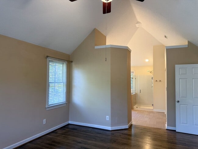 Building Photo - Gorgeous 4-Bedroom Home on a Cul-de-Sac wi...