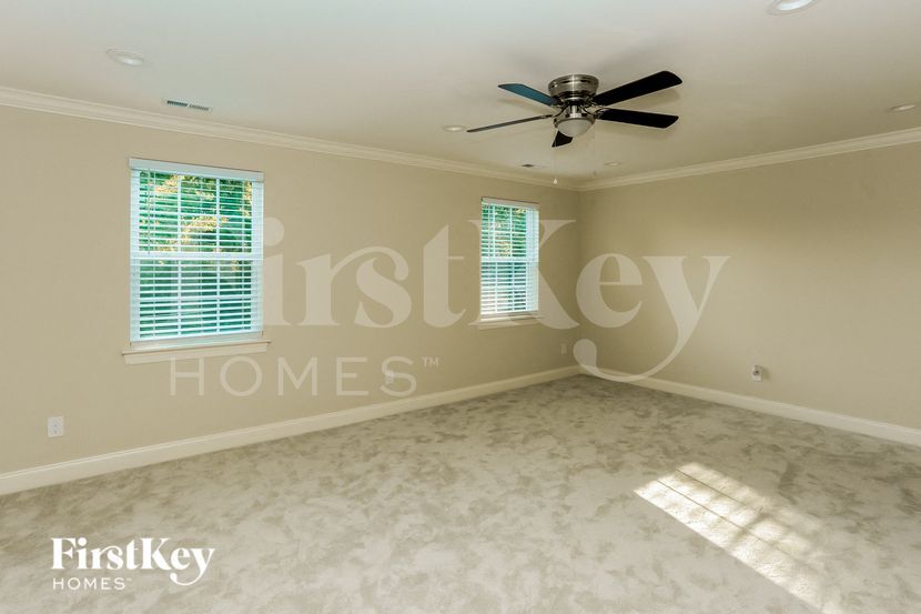 Building Photo - 1242 Pless St NW