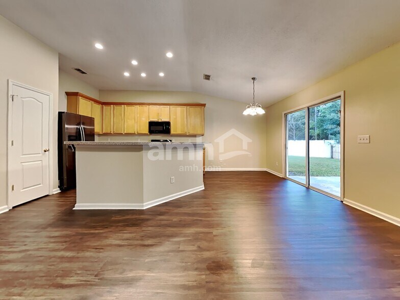 Building Photo - 11374 Brian Lakes Dr