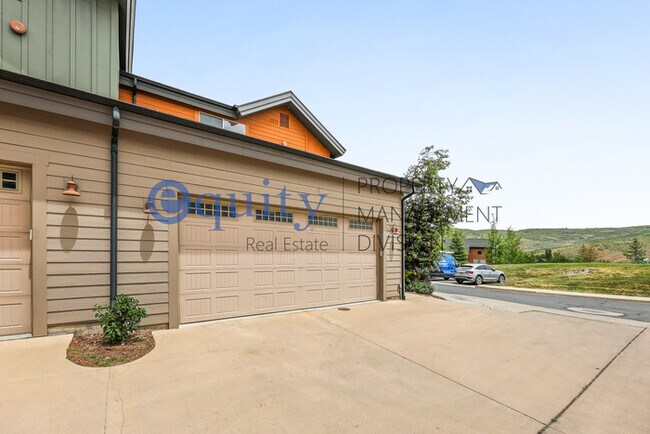 Building Photo - 8143 Courtyard Loop