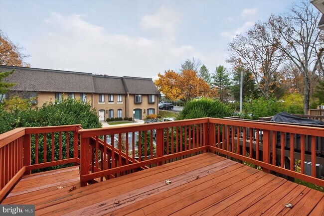 Building Photo - 12013 Montrose Park Pl