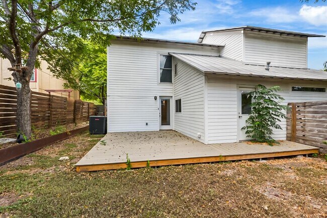 Building Photo - 2709 Parker Ln