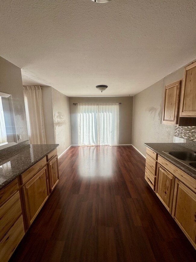 Building Photo - Manitou - CP