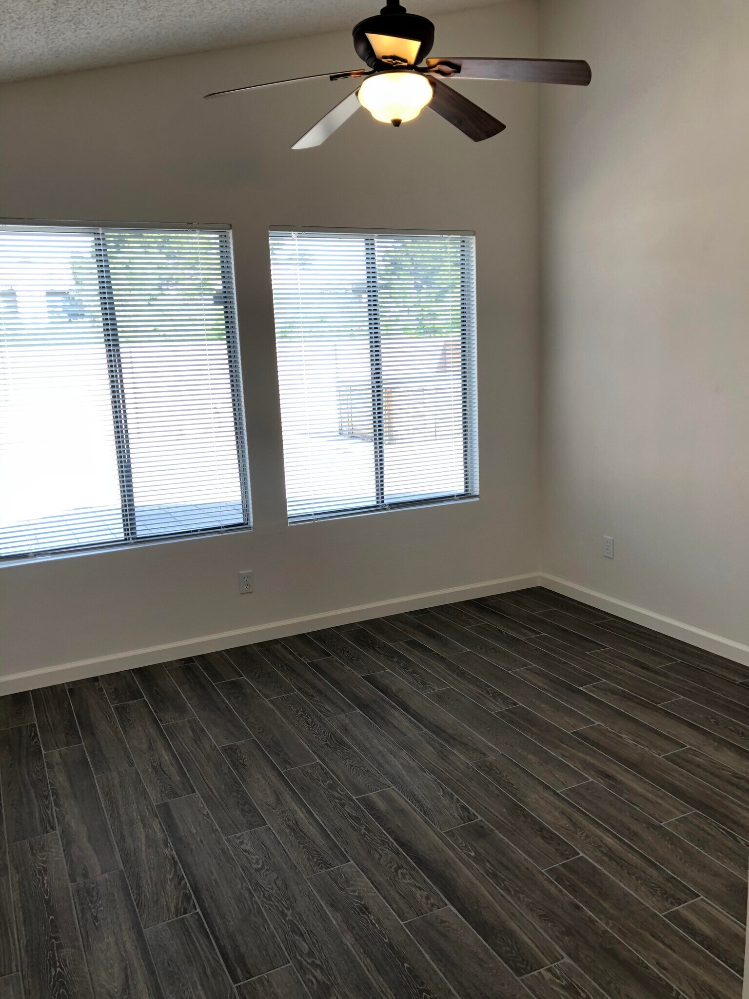 Building Photo - 147 Coventry Dr