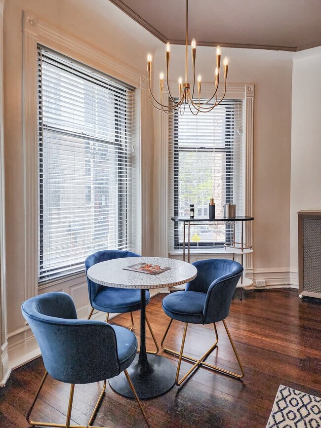 Building Photo - 68 E Cedar St