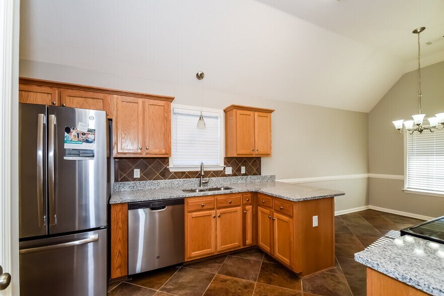 Building Photo - 1303 Chatman Way