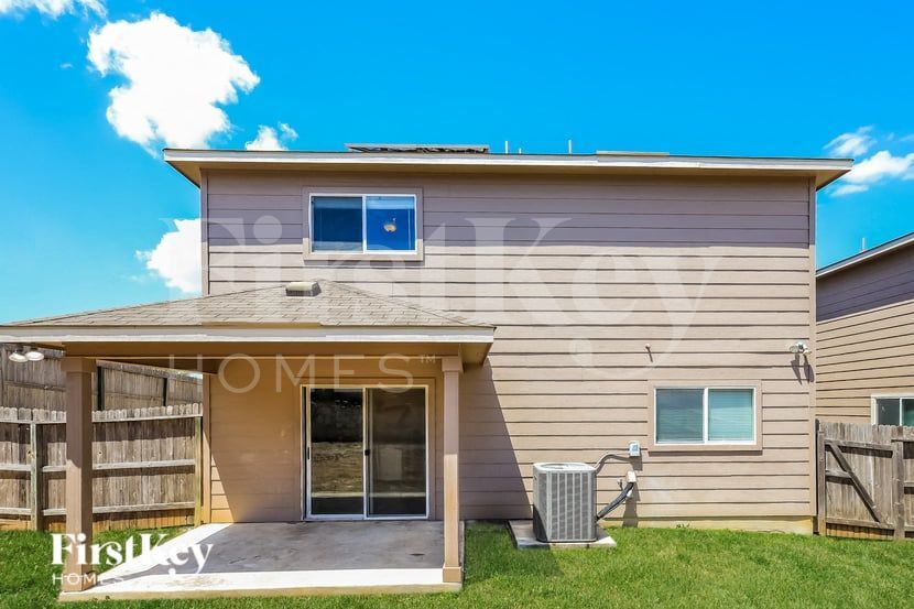 Building Photo - 114 Prato Palma