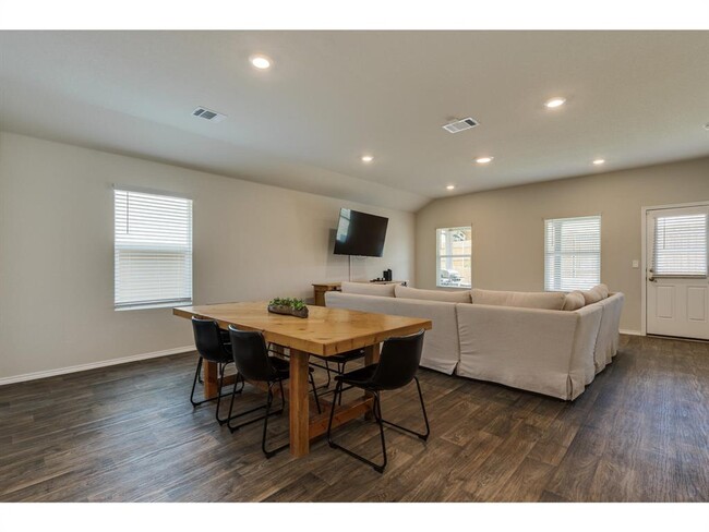 Building Photo - 5908 Xene Dr