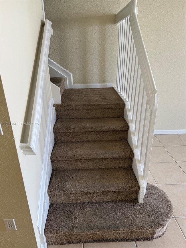 Building Photo - 1713 SW Umbria St