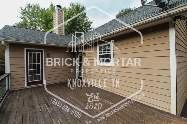 Building Photo - 808 Pioneer Dr