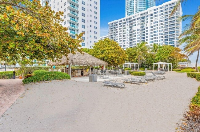 Building Photo - 3001 S Ocean Dr