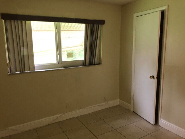 Building Photo - Large 3-2 with impact windows