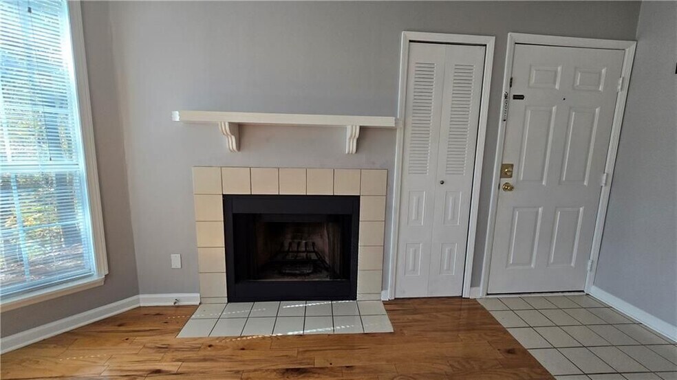 Building Photo - 1313 Red Deer Way